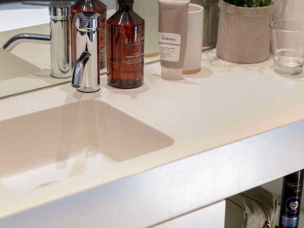 LyLo Brisbane : photo 8 de la chambre private single pod in 6 share room with private bathroom