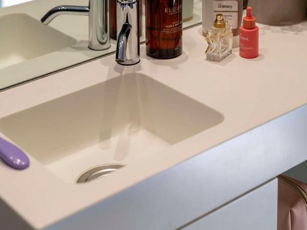 LyLo Brisbane : photo 5 de la chambre private single pod in 6 share room with private bathroom