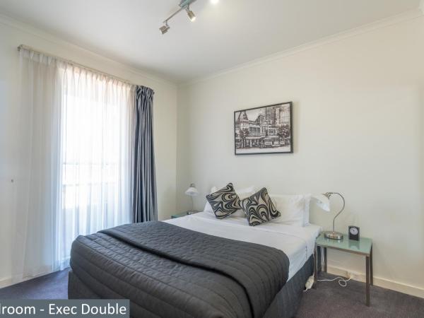 Clocktower Apartment Hotel : photo 4 de la chambre budget two bedroom apartment with queen bed and double bed