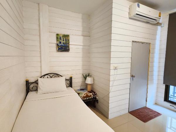 Back Home Backpackers : photo 2 de la chambre chambre simple avec salle de bains privative