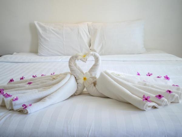 Isara Lanta Beach Resort : photo 3 de la chambre bungalow standard