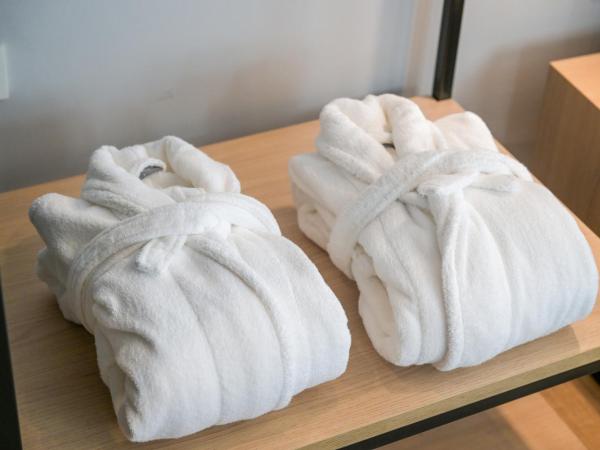 43 Ave : photo 8 de la chambre chambre deluxe double ou lits jumeaux