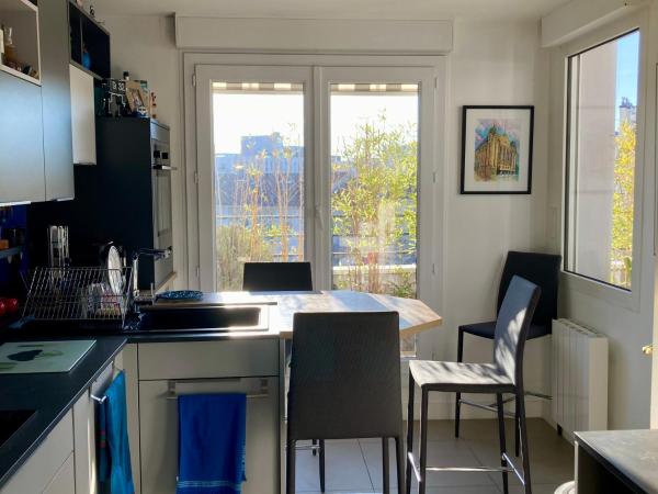 Junior suite avec balcon : photo 7 de la chambre studio lit queen-size de luxe 