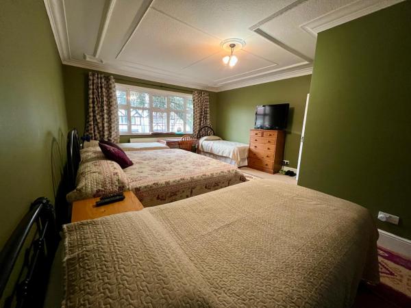 Saint Gabriel's Road Guesthouse : photo 1 de la chambre chambre familiale avec salle de bains privative