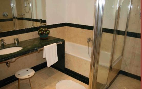 Residence gli Angioini srl : photo 2 de la chambre chambre quadruple deluxe