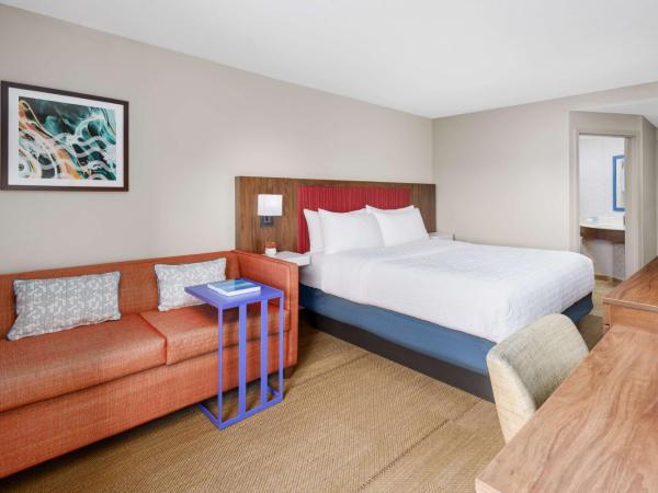Hampton Inn Ft. Lauderdale-Cypress Creek : photo 1 de la chambre chambre lit king-size exécutive avec canapé-lit - non-fumeurs
