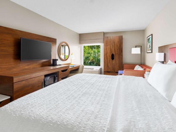Hampton Inn Ft. Lauderdale-Cypress Creek : photo 2 de la chambre chambre lit king-size exécutive avec canapé-lit - non-fumeurs