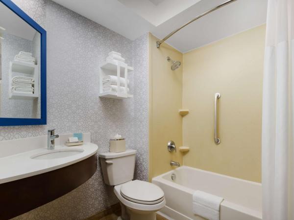 Hampton Inn Ft. Lauderdale-Cypress Creek : photo 7 de la chambre chambre lit king-size - non-fumeurs