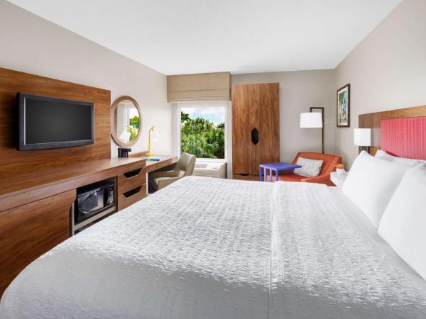 Hampton Inn Ft. Lauderdale-Cypress Creek : photo 1 de la chambre chambre lit king-size - non-fumeurs