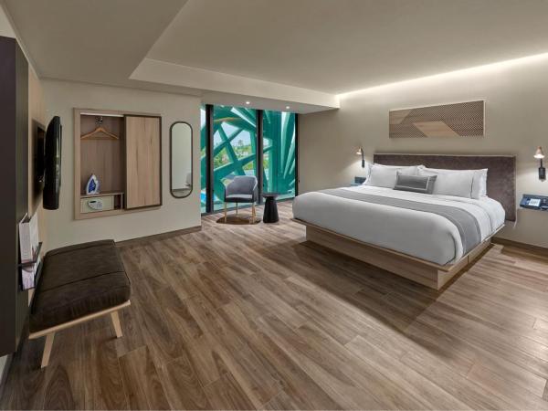 City Express Plus by Marriott Merida : photo 5 de la chambre chambre lit king-size