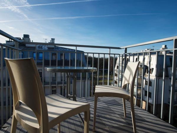 MariSol : photo 3 de la chambre chambre familiale avec balcon