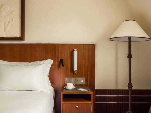 Hôtel Des Grands Voyageurs : photo 6 de la chambre chambre double « signature » avec lit queen-size 