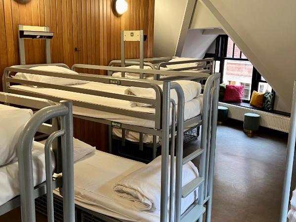 Durty Nelly's Inn : photo 2 de la chambre lit simple dans dortoir pour femmes