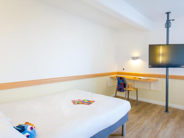 Ibis Budget Fréjus St Raphaël centre et plages à 800m : photo 2 de la chambre chambre familiale