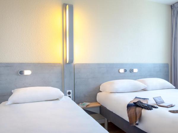 Ibis Budget Fréjus St Raphaël centre et plages à 800m : photo 6 de la chambre chambre familiale