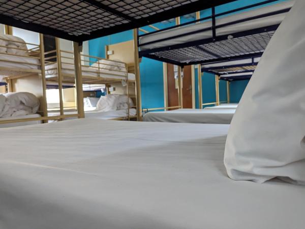 Rock n Bowl : photo 3 de la chambre single bed in 20 bed male dormitory room