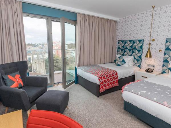 Hilton Bournemouth : photo 6 de la chambre chambre lit king-size avec lit simple d’appoint