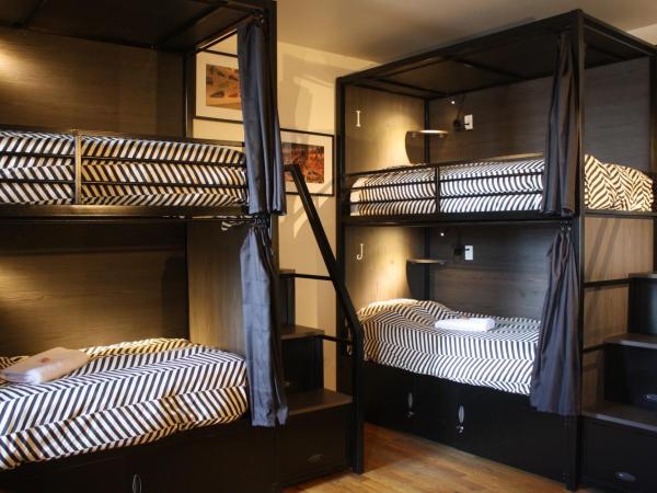 Hostel Fish : photo 10 de la chambre lit dans dortoir mixte de 10 lits