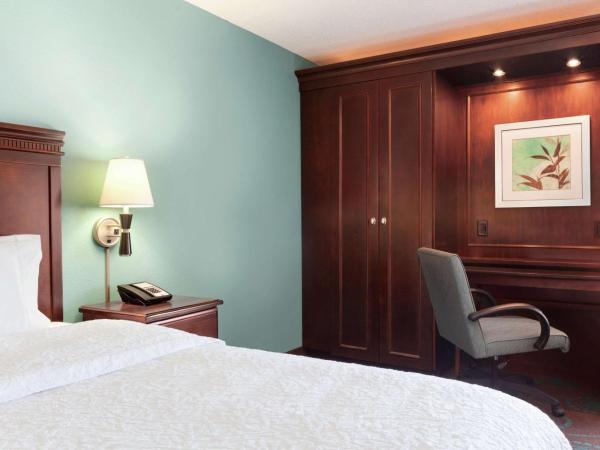 Hampton Inn Houston Northwest : photo 2 de la chambre chambre lit king-size - non-fumeurs