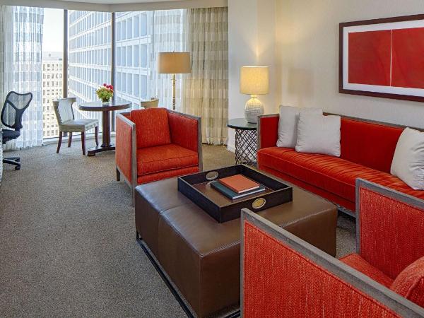 DoubleTree by Hilton Hotel Houston Greenway Plaza : photo 1 de la chambre suite lit king-size deluxe - non-fumeurs