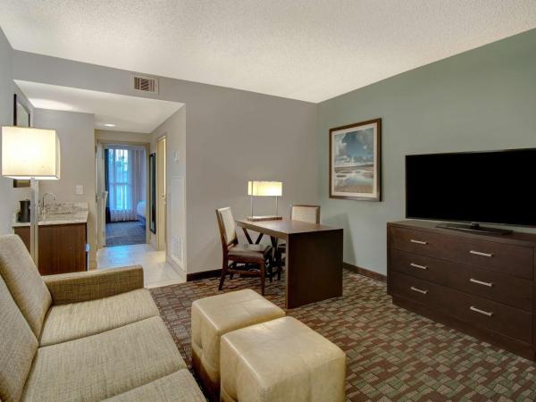 Embassy Suites by Hilton Jacksonville Baymeadows : photo 1 de la chambre suite lit king-size – non-fumeurs