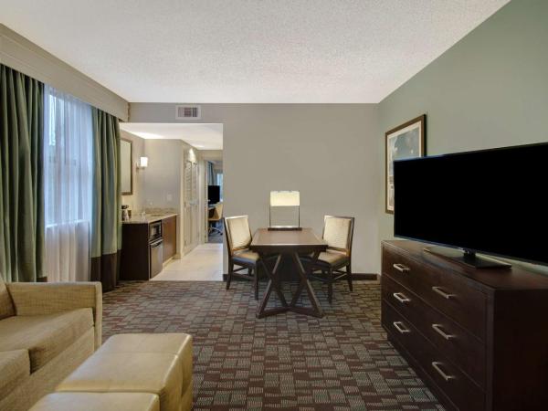 Embassy Suites by Hilton Jacksonville Baymeadows : photo 3 de la chambre chambre avec 2 lits doubles - aile sud