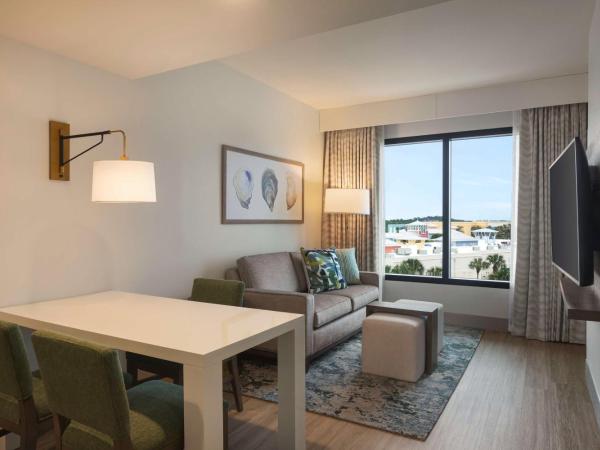 Embassy Suites By Hilton Panama City Beach Resort : photo 2 de la chambre suite 1 chambre lit king-size