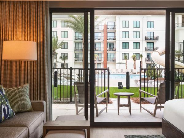 Embassy Suites By Hilton Panama City Beach Resort : photo 2 de la chambre king studio suite with patio