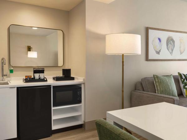 Embassy Suites By Hilton Panama City Beach Resort : photo 1 de la chambre two-bedroom suite with balcony and gulf view