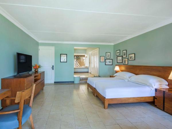 Outrigger Mauritius Beach Resort : photo 4 de la chambre chambre lits jumeaux deluxe face à la plage - vue sur mer