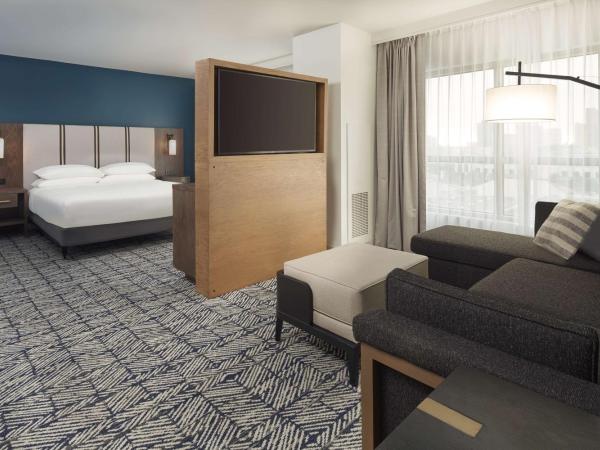 The Chifley Houston, Tapestry Collection by Hilton : photo 10 de la chambre suite lit king-size