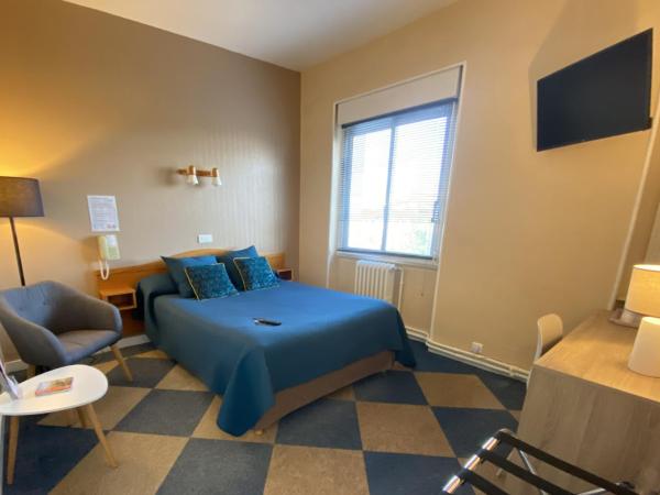 Hotel le Pasteur : photo 2 de la chambre chambre double avec salle de bains privative