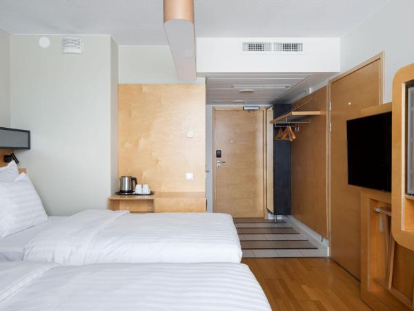 Original Sokos Hotel Tapiola Garden Espoo : photo 3 de la chambre chambre lits jumeaux pour personnes à mobilité réduite