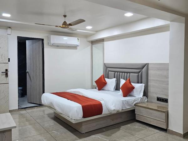 HOTEL R K VILLA : photo 1 de la chambre suite deluxe avec lit king-size