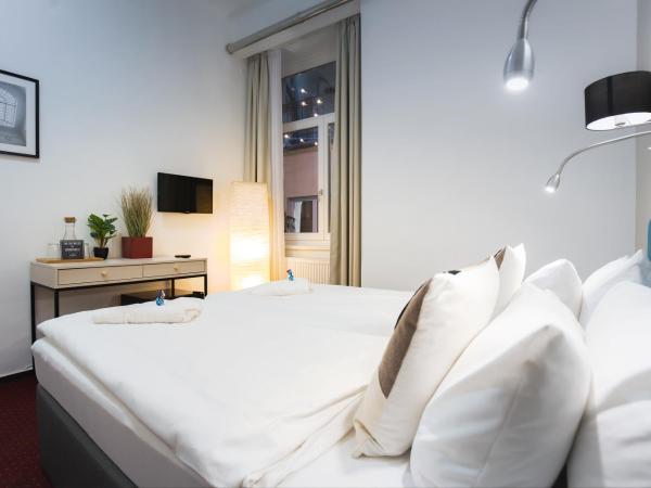 Maverick Ensuites : photo 2 de la chambre chambre double Économique avec salle de bains privative 