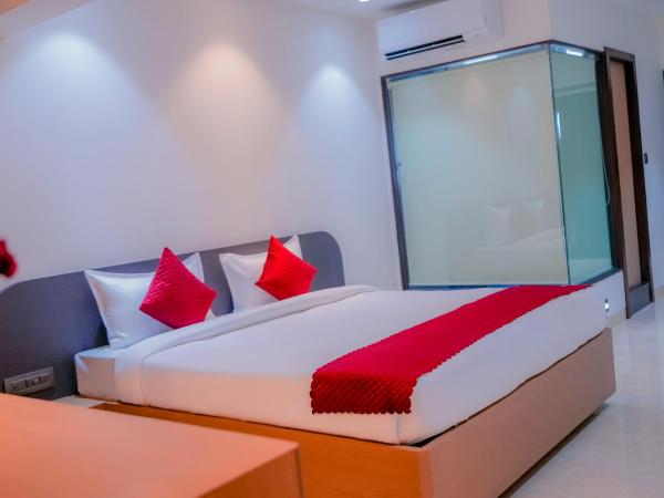 Hsquare Hotel Andheri West : photo 6 de la chambre suite avec vue sur lac
