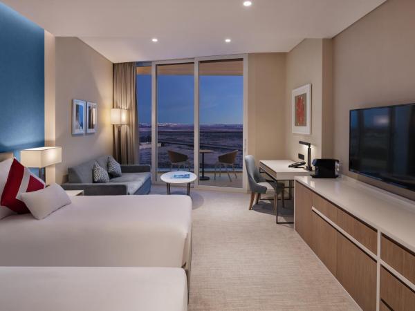 JA The Resort - JA Lake View Hotel, Dubai : photo 1 de la chambre chambre de luxe - lits jumeaux