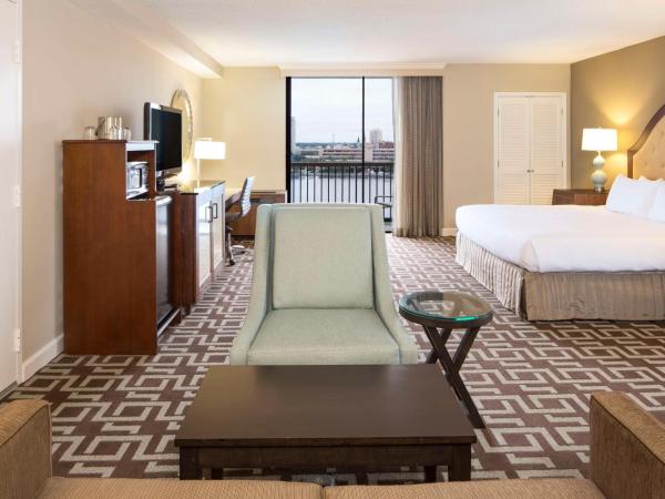 DoubleTree by Hilton Jacksonville Riverfront, FL : photo 3 de la chambre suite junior lit king-size