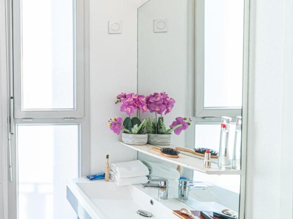 Montempô Apparthôtel Marseille Centre Euromed : photo 9 de la chambre studio lits jumeaux