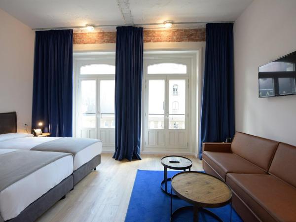 room00 Gran Vía Hostel : photo 2 de la chambre chambre double ou lits jumeaux supérieure