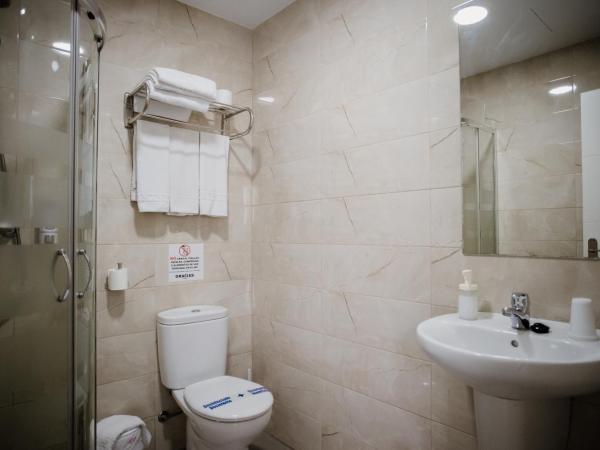 Pensión Mastil 16 : photo 10 de la chambre chambre triple avec balcon