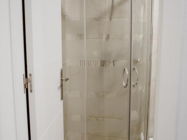 Pensión Mastil 16 : photo 7 de la chambre chambre double - sans fenêtre