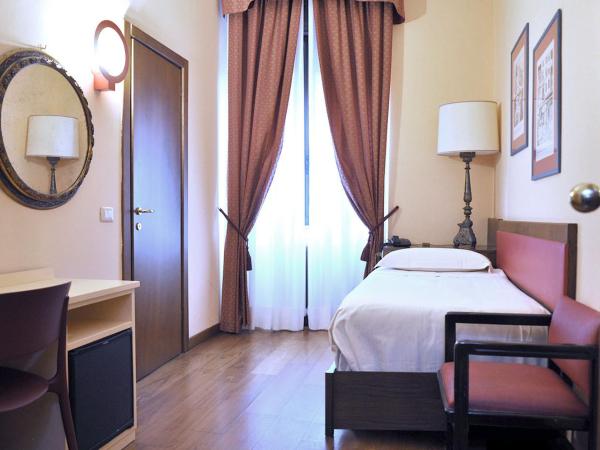 Hotel San Guido : photo 1 de la chambre petite chambre simple