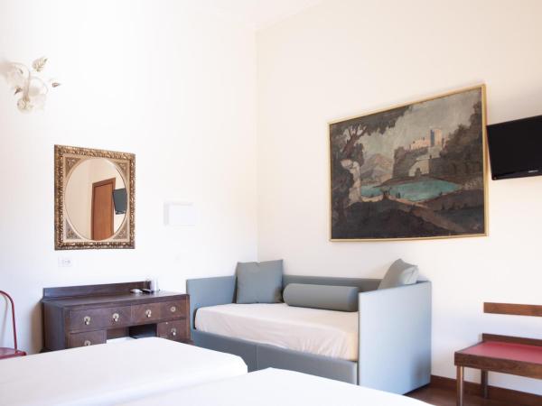 Hotel San Guido : photo 3 de la chambre chambre double ou lits jumeaux avec lit d'appoint