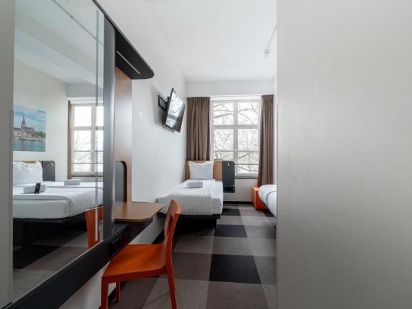 easyHotel Maastricht City Centre : photo 9 de la chambre chambre triple
