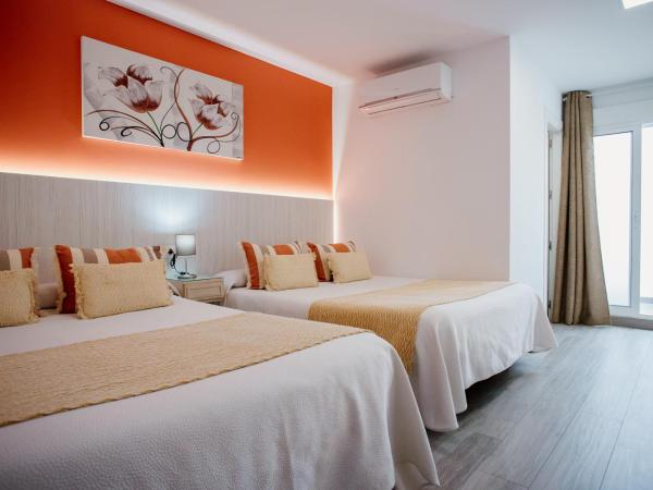 Pensión mastil 16. P2 : photo 10 de la chambre chambre quadruple avec salle de bains privative