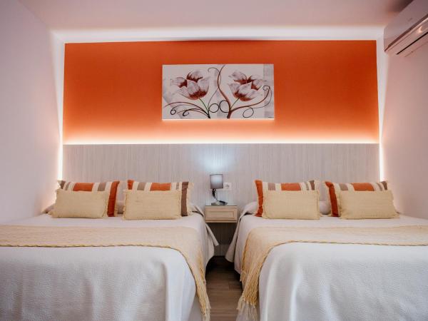 Pensión mastil 16. P2 : photo 6 de la chambre chambre quadruple avec salle de bains privative