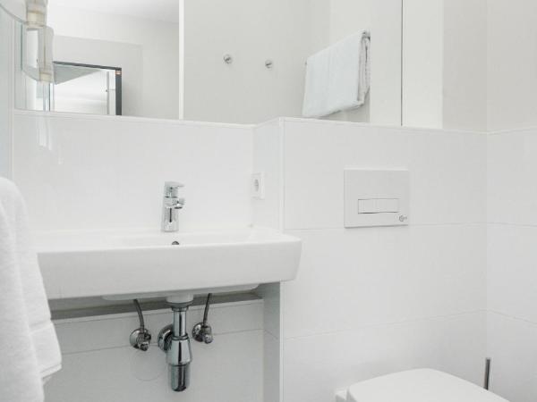 easyHotel Maastricht City Centre : photo 9 de la chambre chambre lits jumeaux standard
