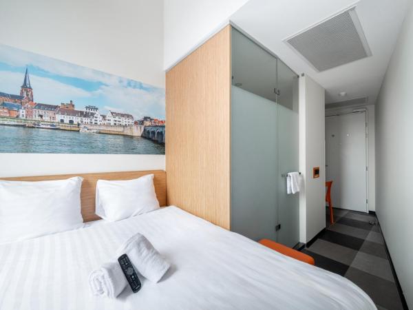 easyHotel Maastricht City Centre : photo 7 de la chambre petite chambre double