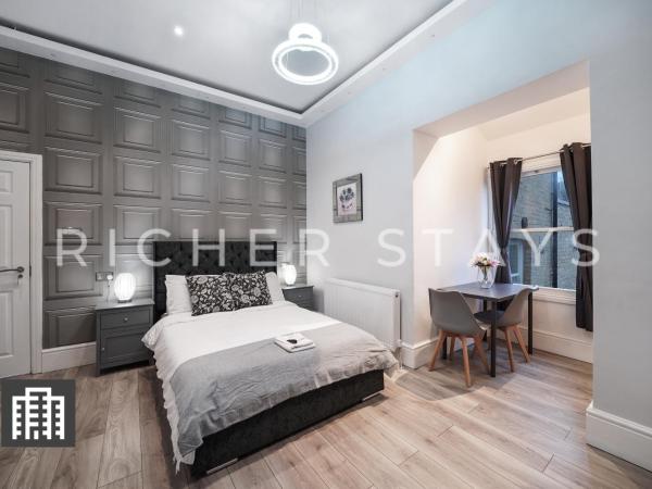 Hackney Suites - En-suite rooms & amenities : photo 1 de la chambre chambre double avec salle de bains privative